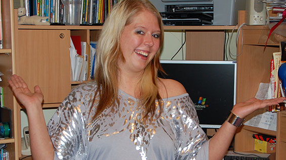 Bea Schnuckel beim Experiment Ausgeliefert benutzt Bea Schnuckel beim Experiment Ausgeliefert benutzt